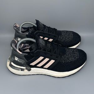 Adidas UltraBoost 22 Running Shoes‎ Women's Sz 9